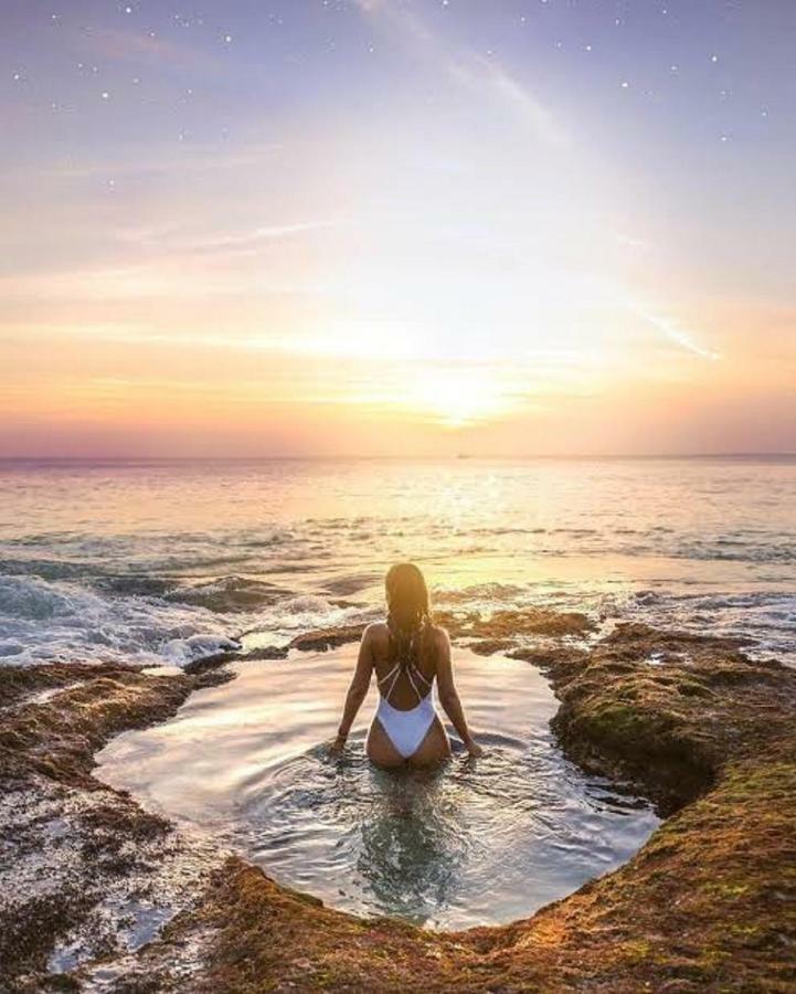 Bali Bobo Hostel Jimbaran  Exterior photo Sunset at the beach