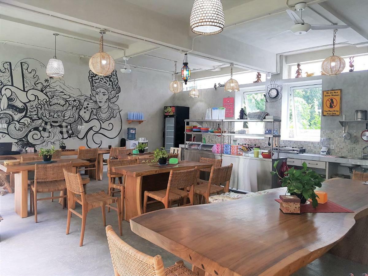Bali Bobo Hostel Jimbaran  Exterior photo The kitchen at the International House