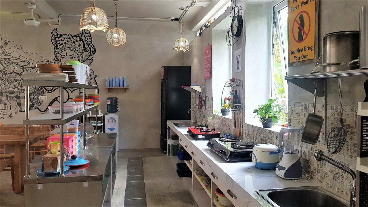 Bali Bobo Hostel Jimbaran  Exterior photo The kitchen at the hostel