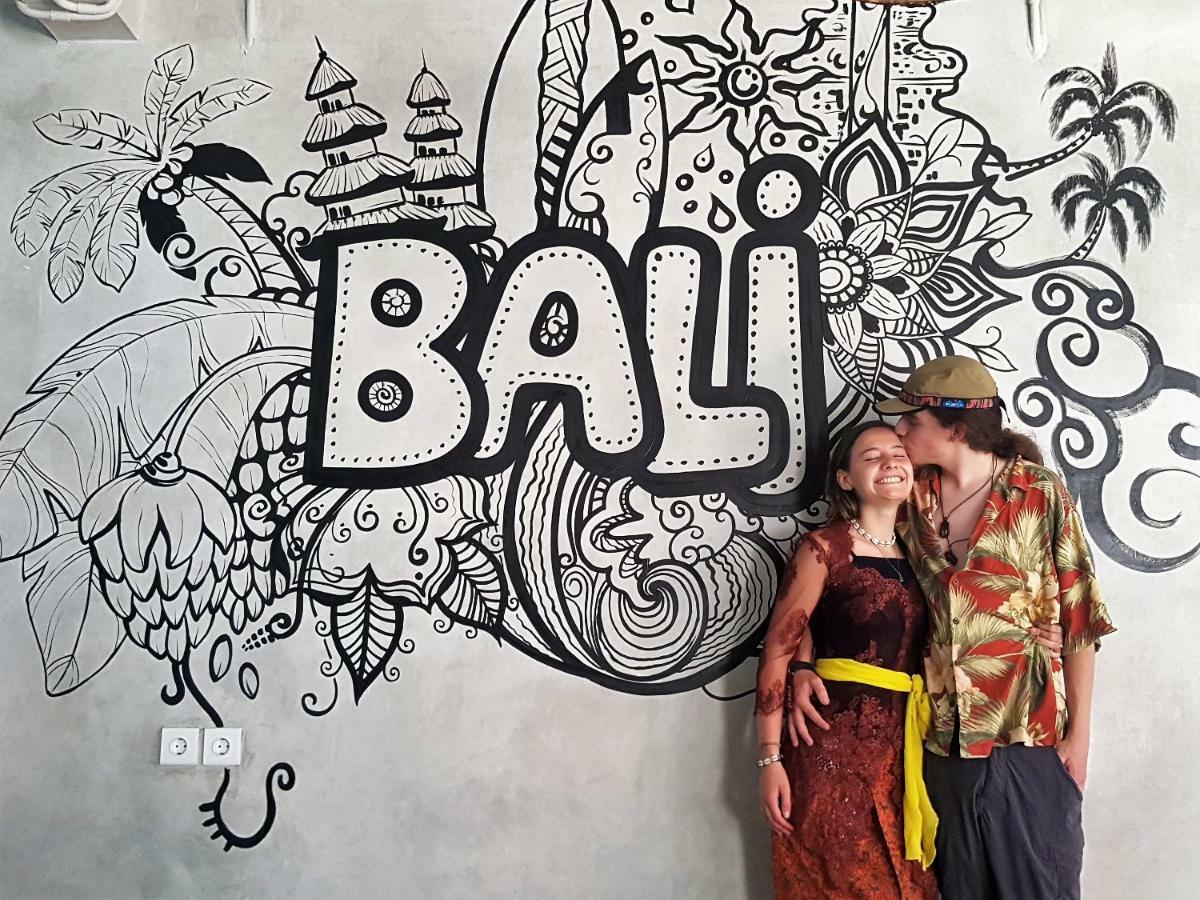 Bali Bobo Hostel Jimbaran  Exterior photo The 2019 winners of the World's Best Bar, Bali, Indonesia