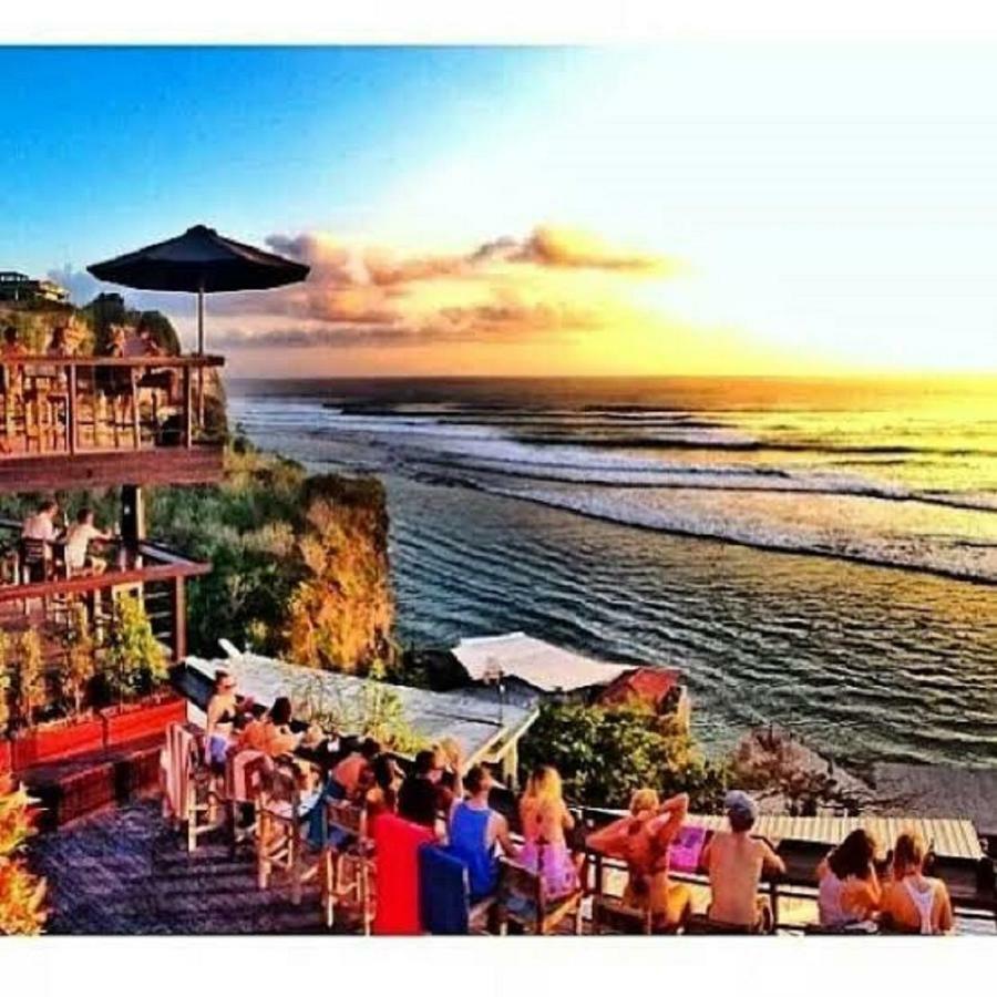 Bali Bobo Hostel Jimbaran  Exterior photo Sunset at the beach