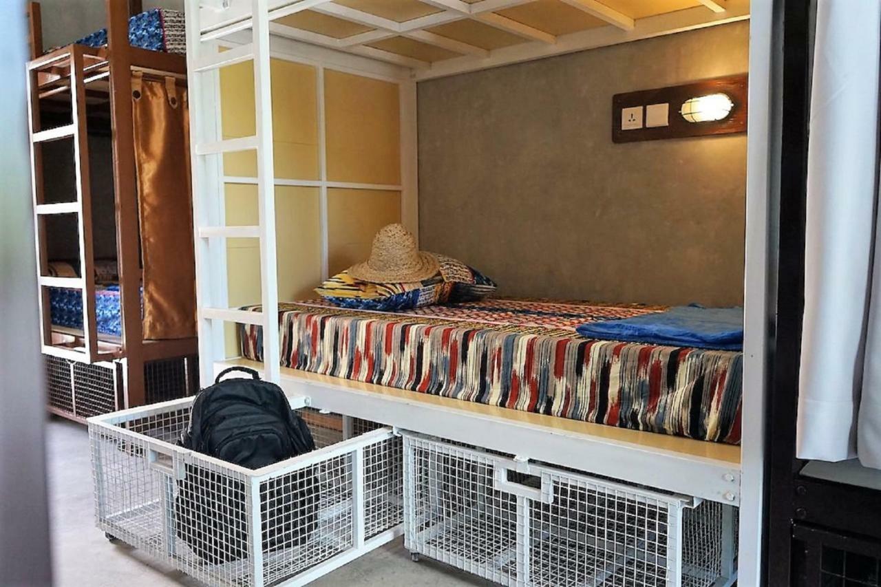 Bali Bobo Hostel Jimbaran  Exterior photo A bunk bed with storage underneath